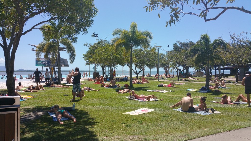 One morning we into the city and had a dip in the saltwater pool (The lagoon)