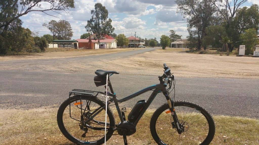 Bike selfie at Boomi - the pub is in centre distance