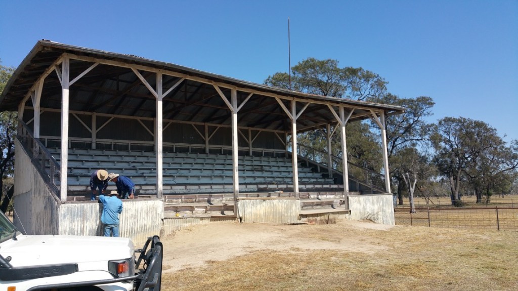 Getting ready for the big weekend in Boomi. The long weekend in October if the Australian Mud Trials where they expect 500 to 600 people to show up and run around the mud circuit. These guys were fixing up the 90 year old pavilion. they also said that unless you had 700 horsepower don't bother....