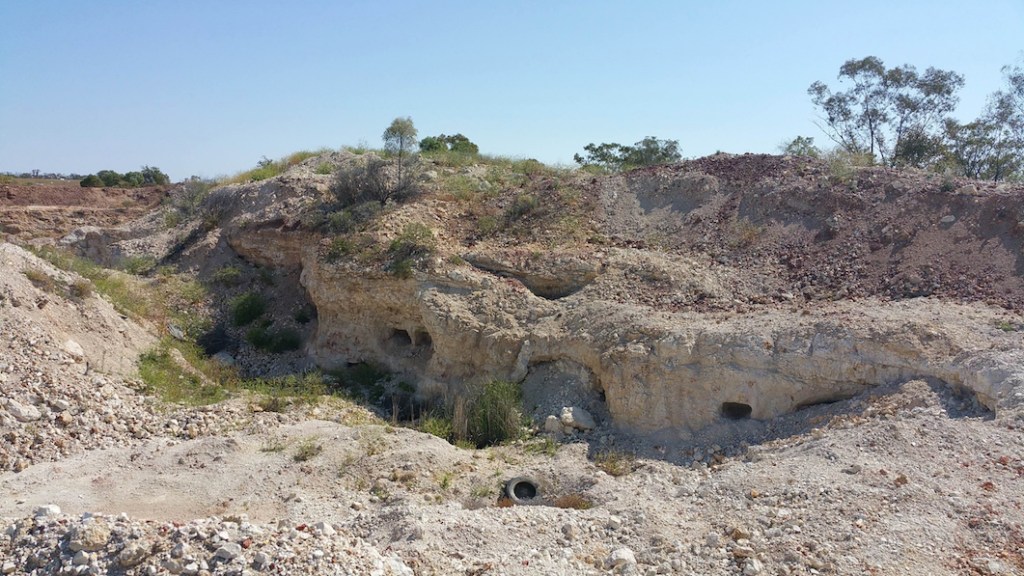 One of the many of the more modern open cut mines in Lightning Ridge, what is interesting is seeing the old mine tunnels of the opal miners